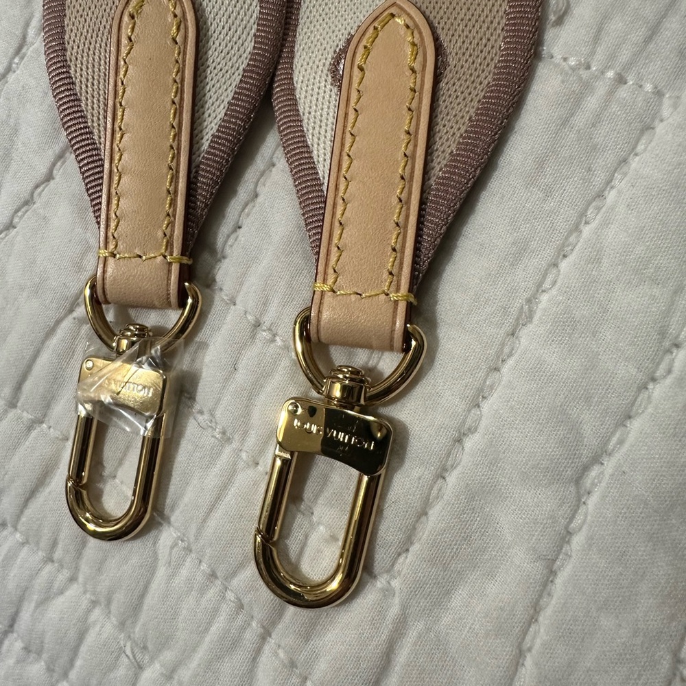 Sold on FB. Louis Vuitton Tan and Beige strap jacquard bandoliere - Picture 3 of 8